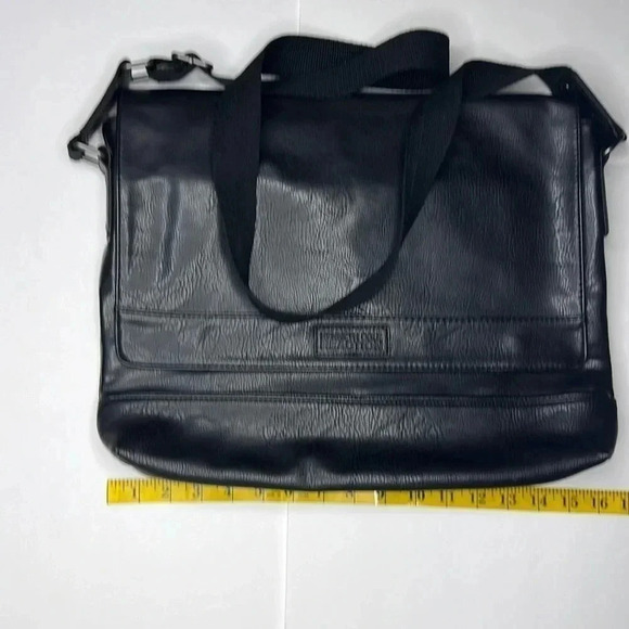 Kenneth Cole Reaction leather heritage laptop/tablet etc bag - Picture 2 of 8